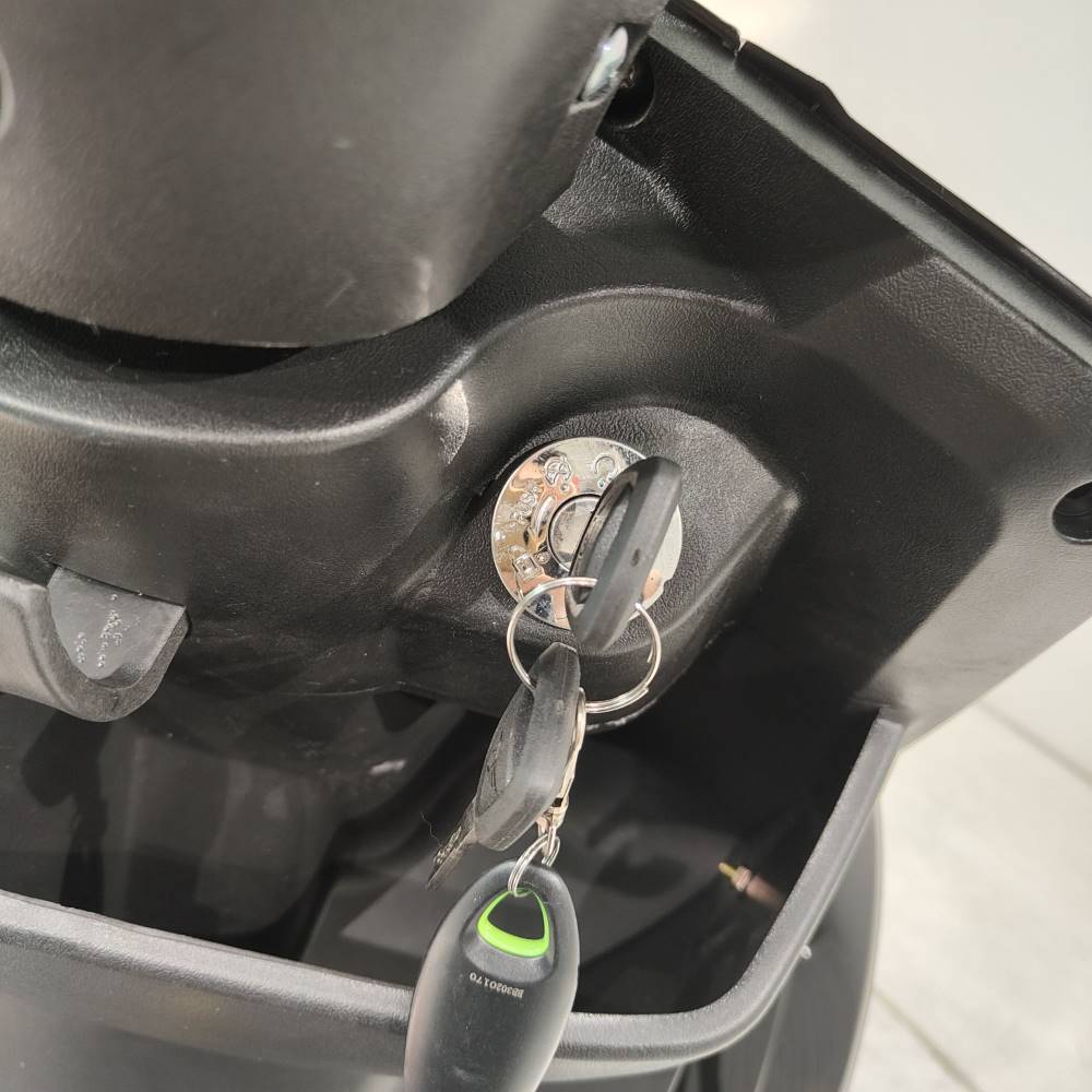 Elion L4 Li-Io 25kmh/1000W/60V/40Ah/160kg/80km RT Seniorenmobil